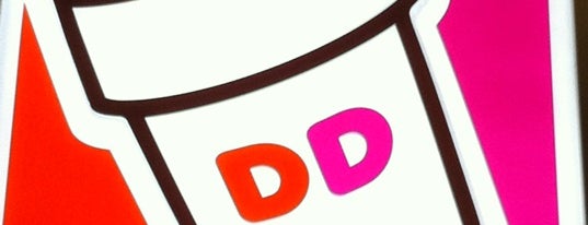 Dunkin' is one of Robertさんのお気に入りスポット.