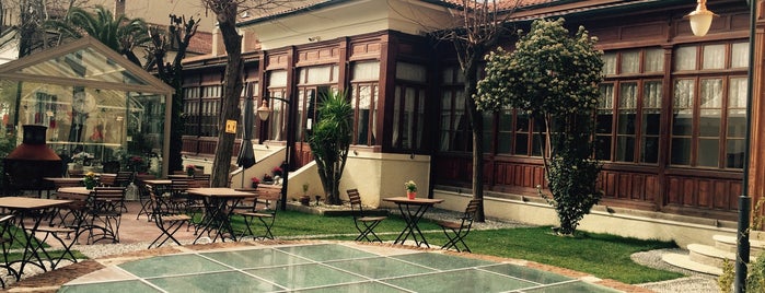 Villa Levante Cafe & Restaurant is one of Hacer'in Beğendiği Mekanlar.