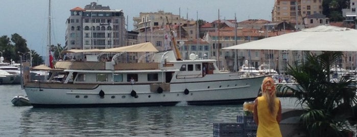 The Clear Channel Classic: Najade 1965 is one of Cannes.