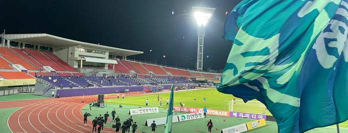 Anyang Stadium is one of K리그 1~4부리그 경기장.