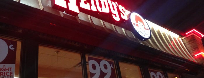 Wendy’s is one of Locais curtidos por Adam.