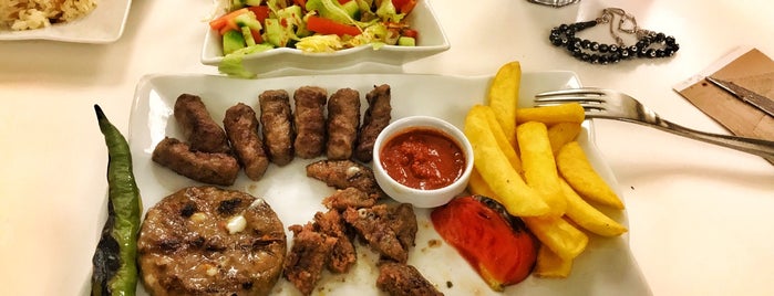 Özcanlar Köfte is one of Top 10 dinner spots in Tekirdağ.