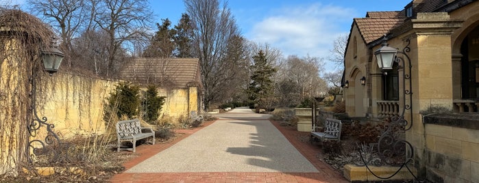 Paine Art Center & Gardens is one of possible hangouts.