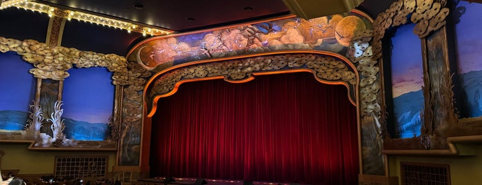 Broadway Music Theatre is one of Tokyo Disney Sea.