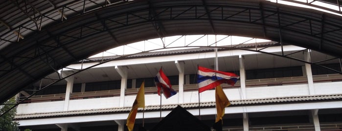 Thung Mahamek School is one of ร้านขนมหวาน สาธุ58.