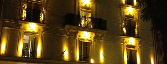 Hôtel Montaigne is one of สถานที่ที่บันทึกไว้ของ Matias.