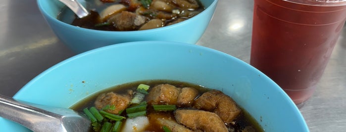 ก๋วยจั๊บน้ำข้น (อนุสาวรีย์ชัยฯ) is one of Favorite Food.