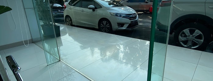 Honda Bintaro is one of Car Service Centre.