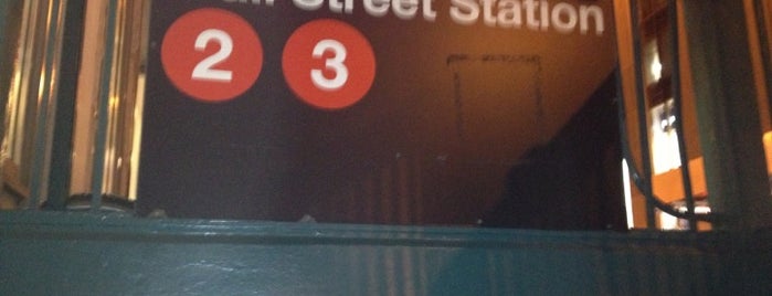 MTA Subway - Wall St (2/3) is one of Tempat yang Disukai Karen.