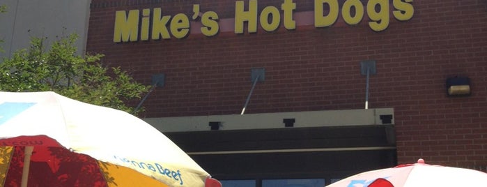 Mike's Chicago Hot Dogs is one of สถานที่ที่บันทึกไว้ของ Evan.