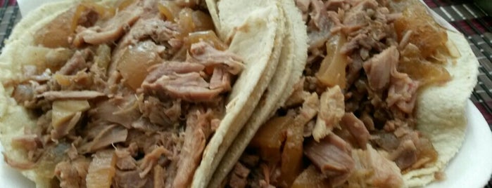 Carnitas "El Shoker" is one of Oscarさんのお気に入りスポット.