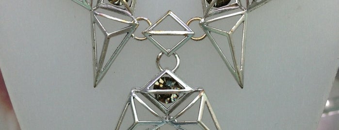 Pilgrim Jewellery is one of Владивосток.