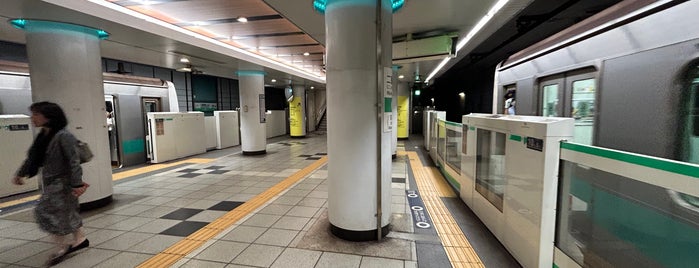 Nijubashimae 'Marunouchi' Station (C10) is one of 準急(Semi Exp.)  [小田急線/千代田線/常磐線].