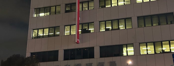 Nihonbashi Post Office is one of 元祖.