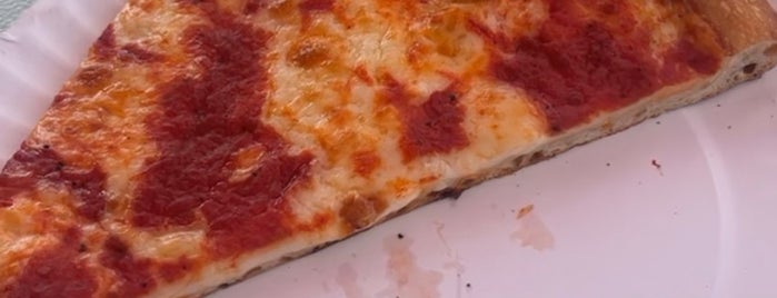 Pizza Knight is one of Orte, die Denise D. gefallen.
