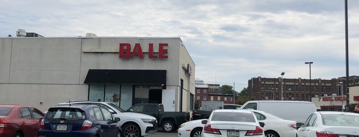 Ba Le Bakery is one of Ryan's Saved Places.