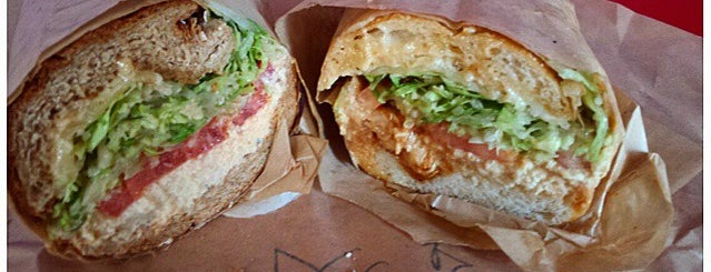 Ike's Sandwiches is one of Lugares guardados de Ron.