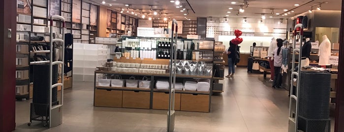MUJI 無印良品 is one of Redgieboy’s Liked Places.