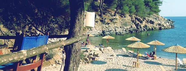 Agios Ioannis Beach is one of Jelena'nın Kaydettiği Mekanlar.