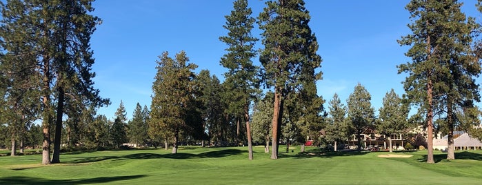 Bend Golf & Country Club is one of Colleen’s Liked Places.
