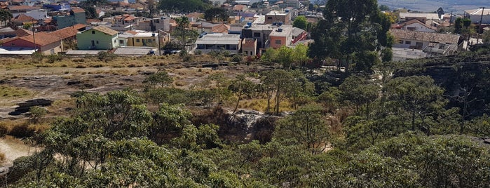 Pedra da Bruxa is one of SÃO THOMÉ DAS LETRAS.