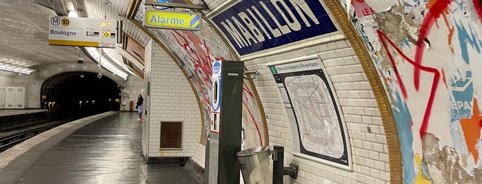 Métro Mabillon [10] is one of Stations de metro a Paris.