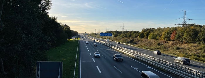 A 2 is one of Autobahnen (DE).