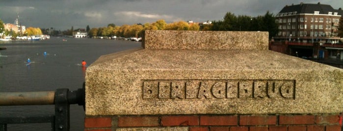 Berlagebrug (Brug 423) is one of สถานที่ที่ Simona ถูกใจ.