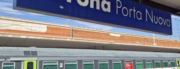 Stazione Verona Porta Nuova is one of Tempat yang Disukai Henry.