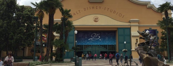 Walt Disney Studios Park is one of R’s Liked Places.