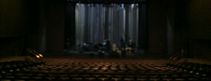 Grande Teatro Sesc Palladium is one of Tempat yang Disimpan Priscila.