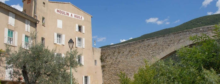 Les Vieux Moulins is one of Sites et visites.