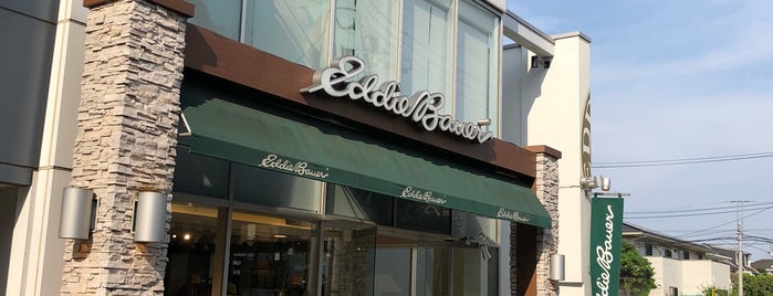 Eddie Bauer is one of สถานที่ที่ Kaoru ถูกใจ.