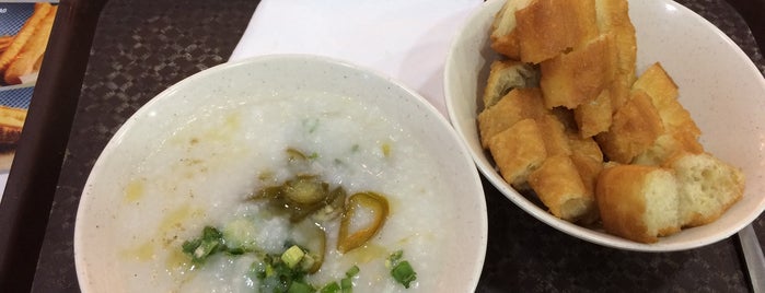 Restaurant Yoon Fong 永豐茶餐厅 is one of yummy.