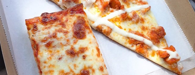 VI Pizza is one of Posti salvati di Michelle.