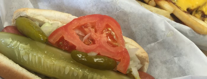 The Clark Street Dog is one of Lugares favoritos de Melody.