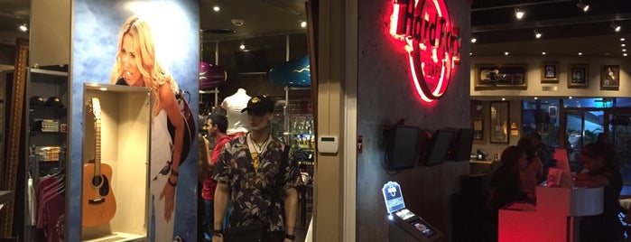 Hard Rock Cafe Shop is one of Hard Rock (closed).