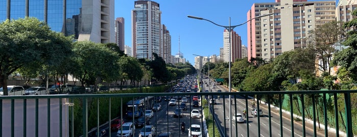 Viaduto Tutóia is one of Must-visit Nightlife Spots in São Paulo.