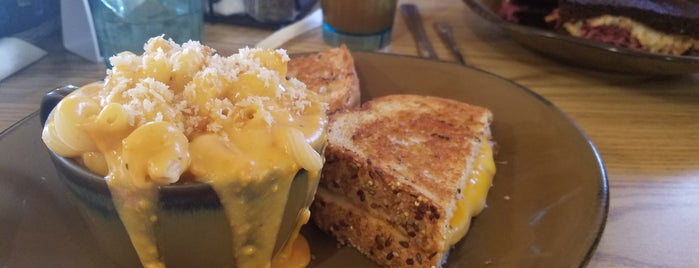 Gator's Grilled Cheese Emporium is one of Lieux sauvegardés par Jenny.