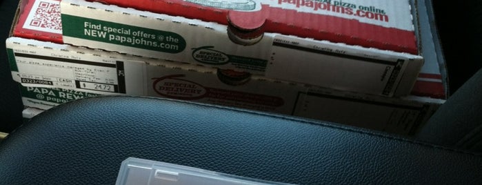 Papa John's Pizza is one of Christinaさんのお気に入りスポット.