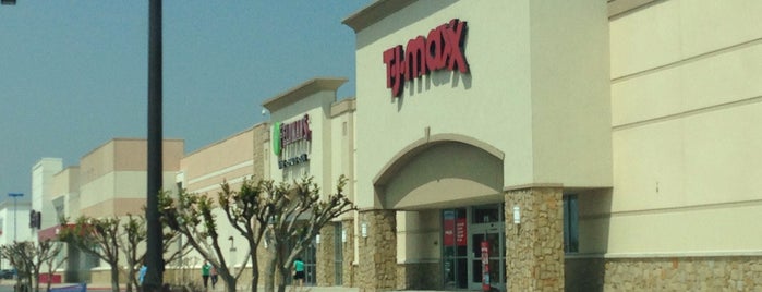 T.J. Maxx is one of Ernestoさんのお気に入りスポット.