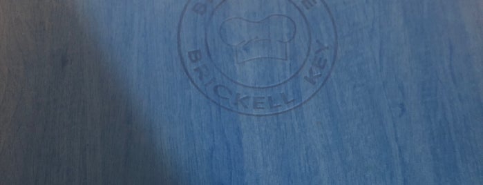Brasserie Brickell Key Restaurant is one of Lugares favoritos de Marcia.
