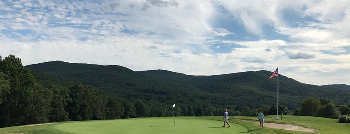 Storm King Golf Course is one of 피쉬킬 골프장.