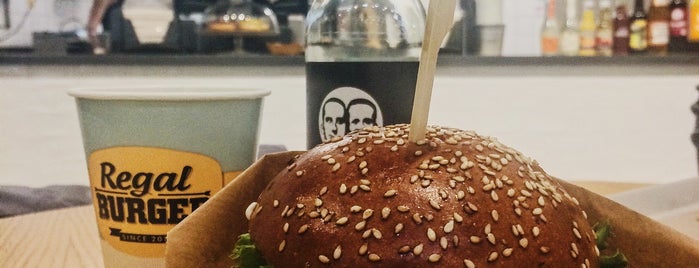 Regal Burger is one of Lucie'nin Beğendiği Mekanlar.
