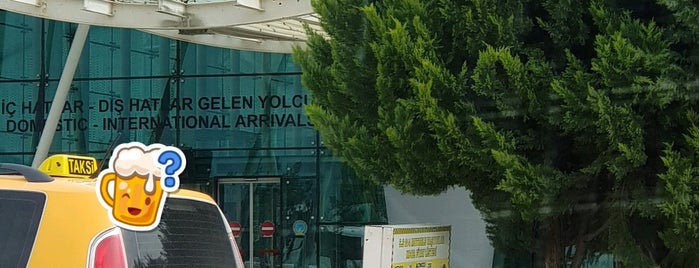 Dış Hatlar Terminali is one of Ben Yeni Bmw Türkiye Araba Alacam 2015.