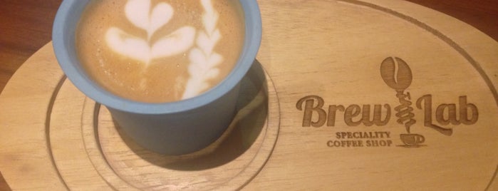 Coffee Brew Lab is one of Lugares favoritos de Burak.