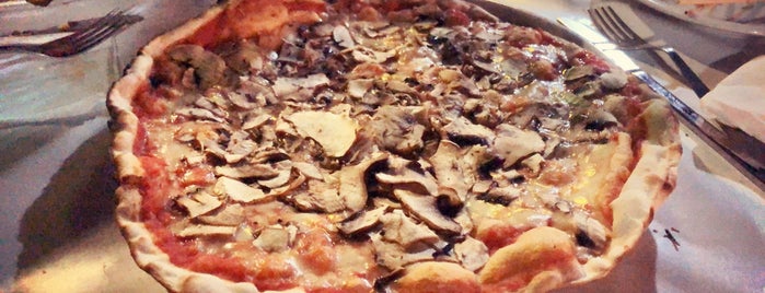 Pizzeria Laboratorio 3 is one of Food.