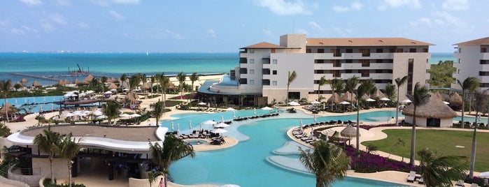 Dreams Playa Mujeres Golf and Spa Resort is one of Orte, die Juan Andres gefallen.