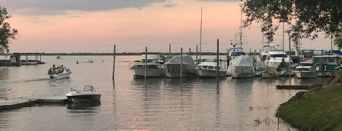 Club Nautico Parana is one of Guía para visitar PARANÁ.