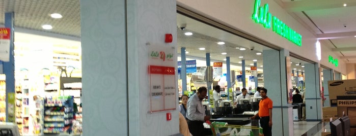 LULU Hyper Market Madinat Zayed is one of Posti che sono piaciuti a Alya.